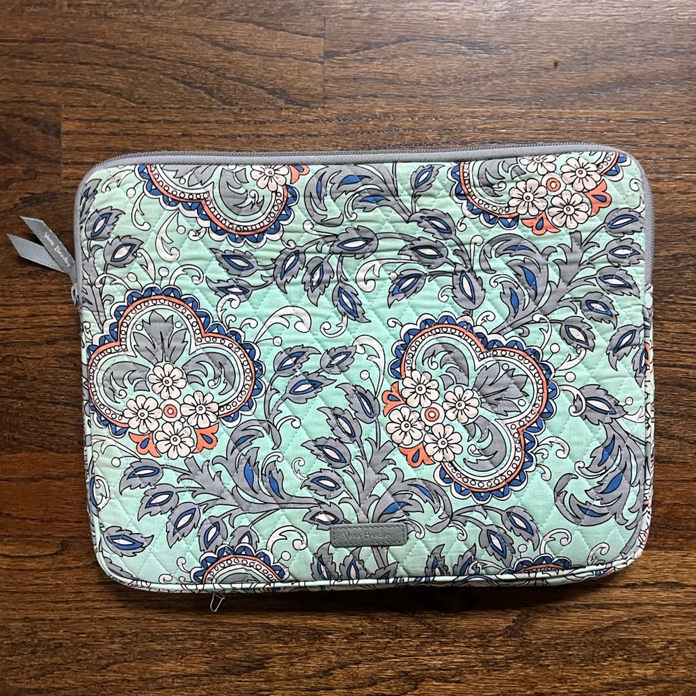 Vera Bradley Quilted Laptop Sleeve in RETIRED Fan Flowers